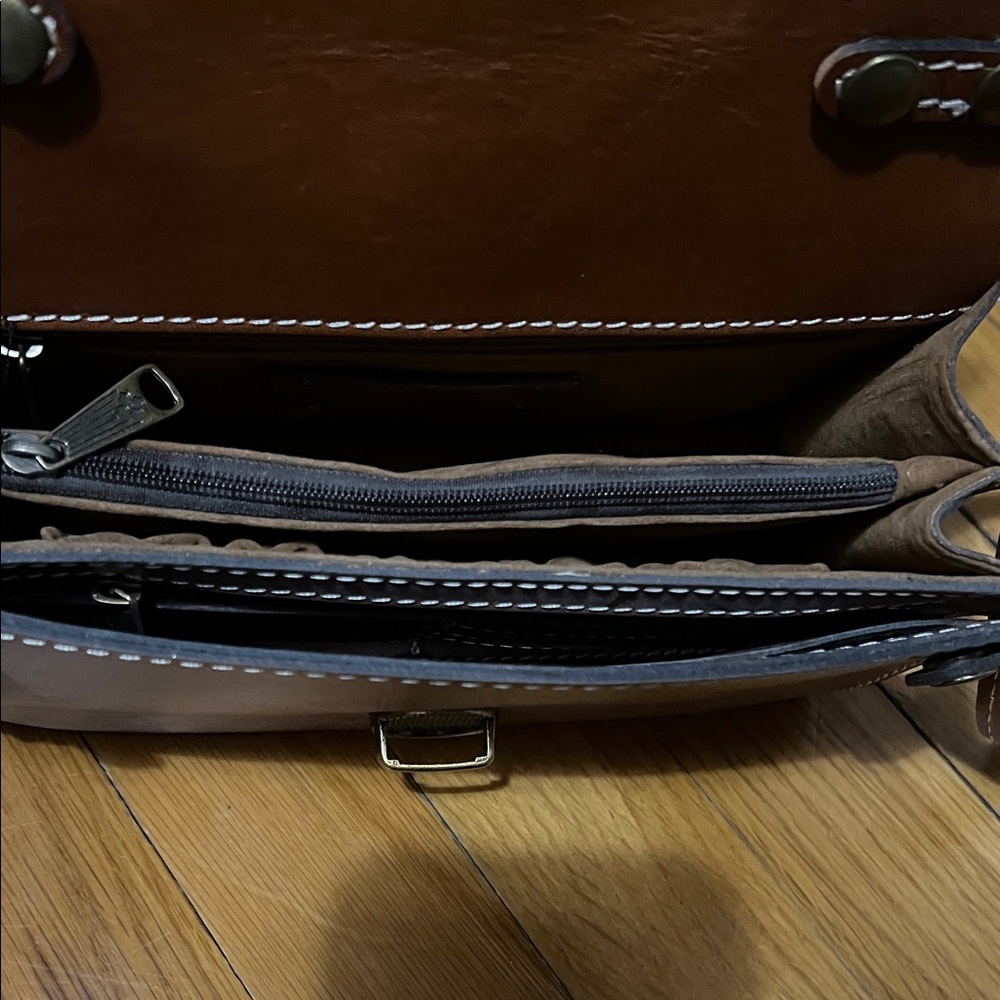 Patricia Nash Tan Leather Crossbody Bag - Picture 3 of 6